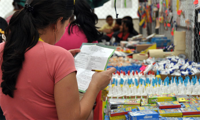 Continúa la odisea para conseguir los textos escolares