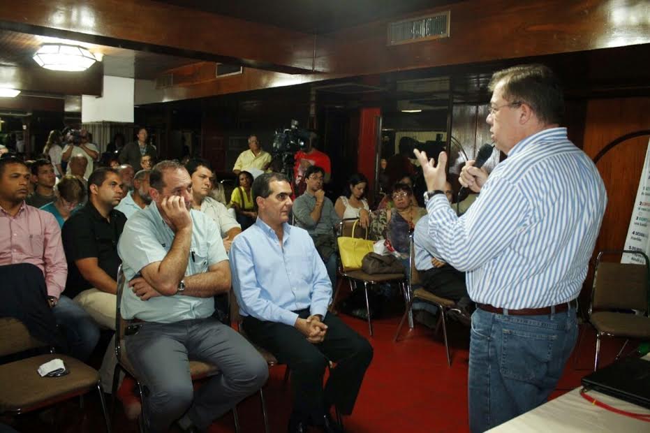 Médicos se suman al Congreso Ciudadano para enfrentar crisis humanitaria de la salud