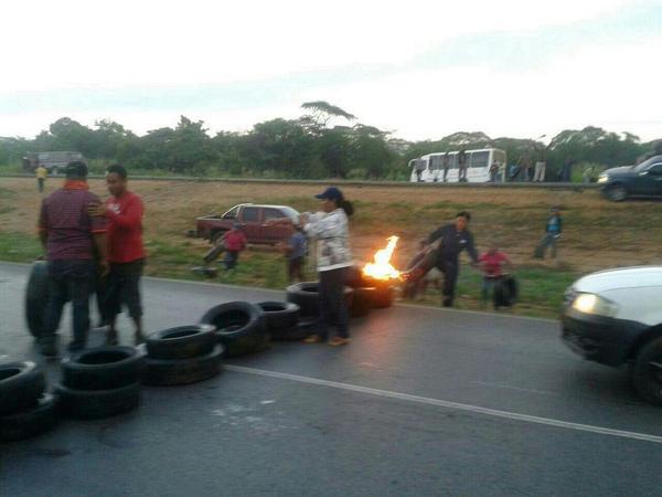 No hay paso hacia Caracas desde la Troncal 9 en Barcelona (Foto)