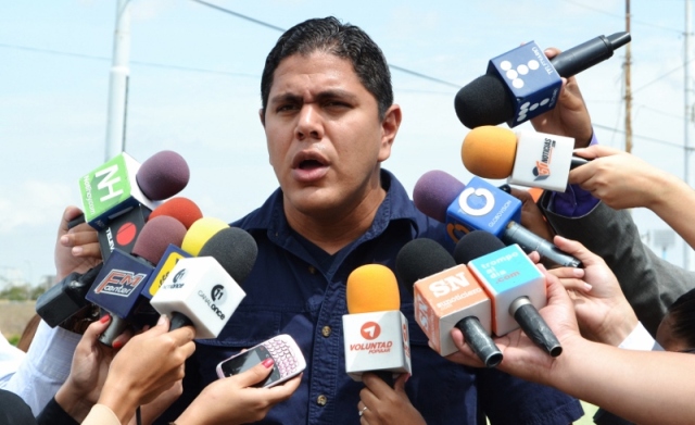 Lester Toledo: Arias somete a doble castigo a los zulianos con el chip y las captahuellas