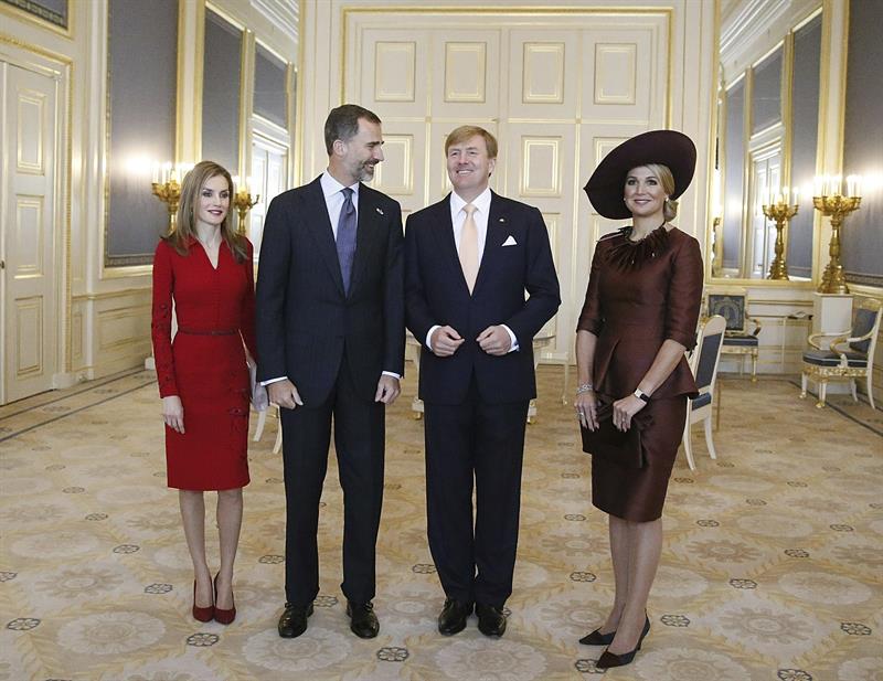 Guillermo y Máxima ofrecen una amistosa bienvenida a los Reyes de España (Fotos)