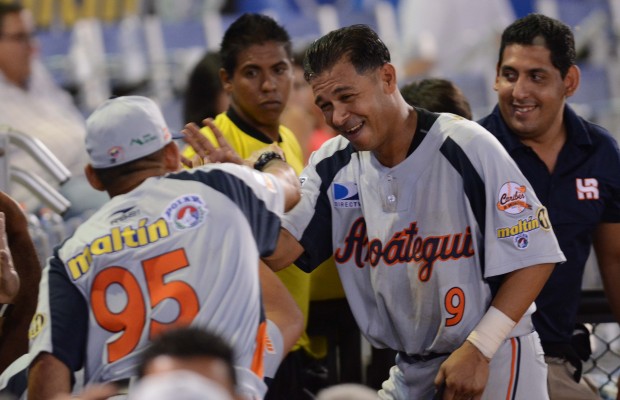 Caribes le pasó por encima a Leones y Tomás Pérez llegó a 999 hits de por vida en la LVBP