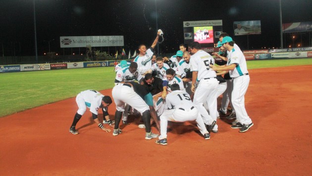 Bravos dejó en el terreno a Tiburones en el décimo segundo episodio