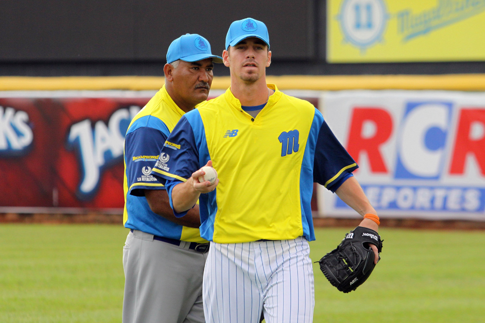 Bobby Blevins y Adonis García héroes en triunfo del Magallanes