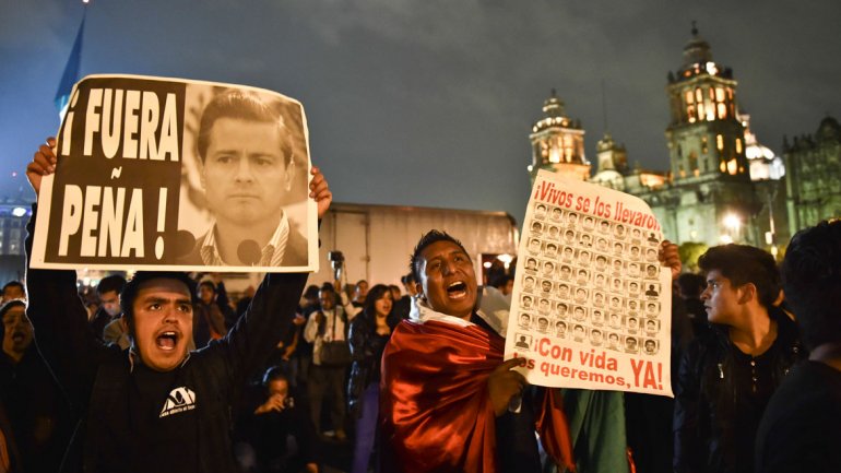 Estudiantes mexicanos exigen la renuncia de Peña Nieto con un plazo de seis días