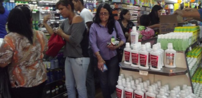 Cacería de productos de higiene personal en La Victoria