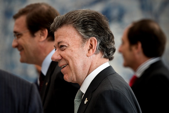 Santos recibirá a Kerry para hablar de paz