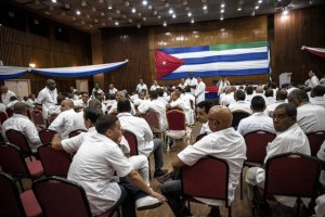 Médicos cubanos sin poder revalidar sus títulos en EEUU