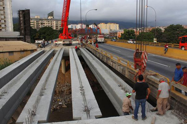 Cerrarán este domingo la avenida Francisco de Miranda por instalación de vigas en Petare