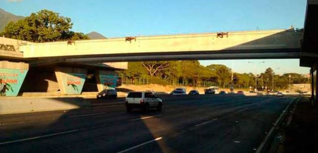 Esta noche cerrarán parcialmente la autopista Francisco Fajardo