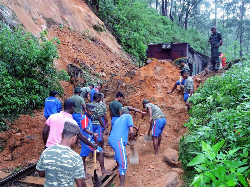 Al menos un millón de afectados por inundaciones en Sri Lanka