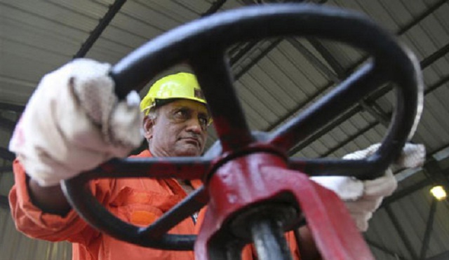 A falta de dólares, socia de Pdvsa busca cobrarle las deudas con petróleo crudo