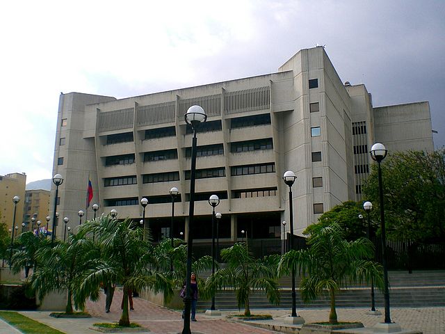 Cupos universitarios en manos del TSJ