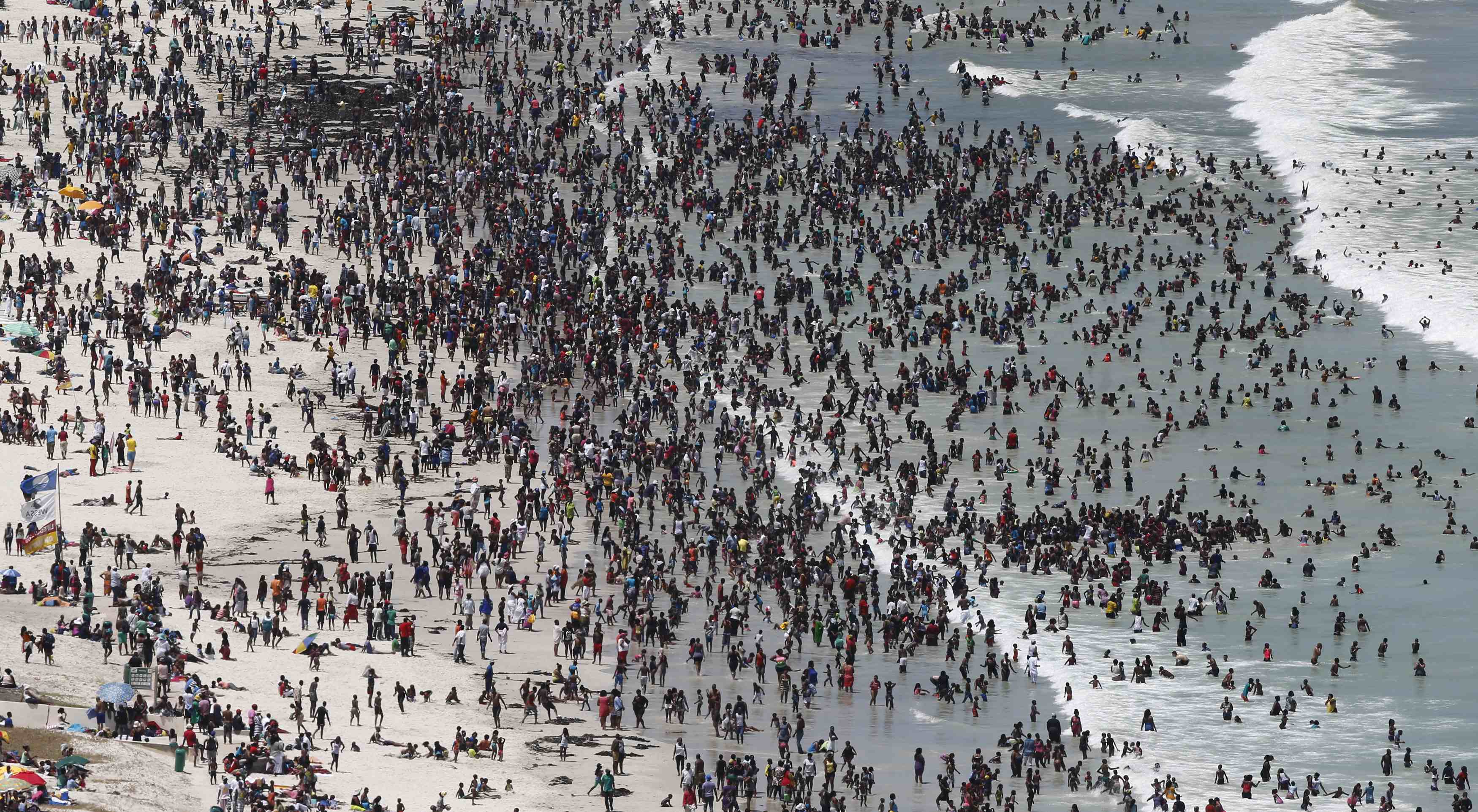 Parece que todos los sudafricanos fueron a la playa el primer día del 2015  (Fotos)