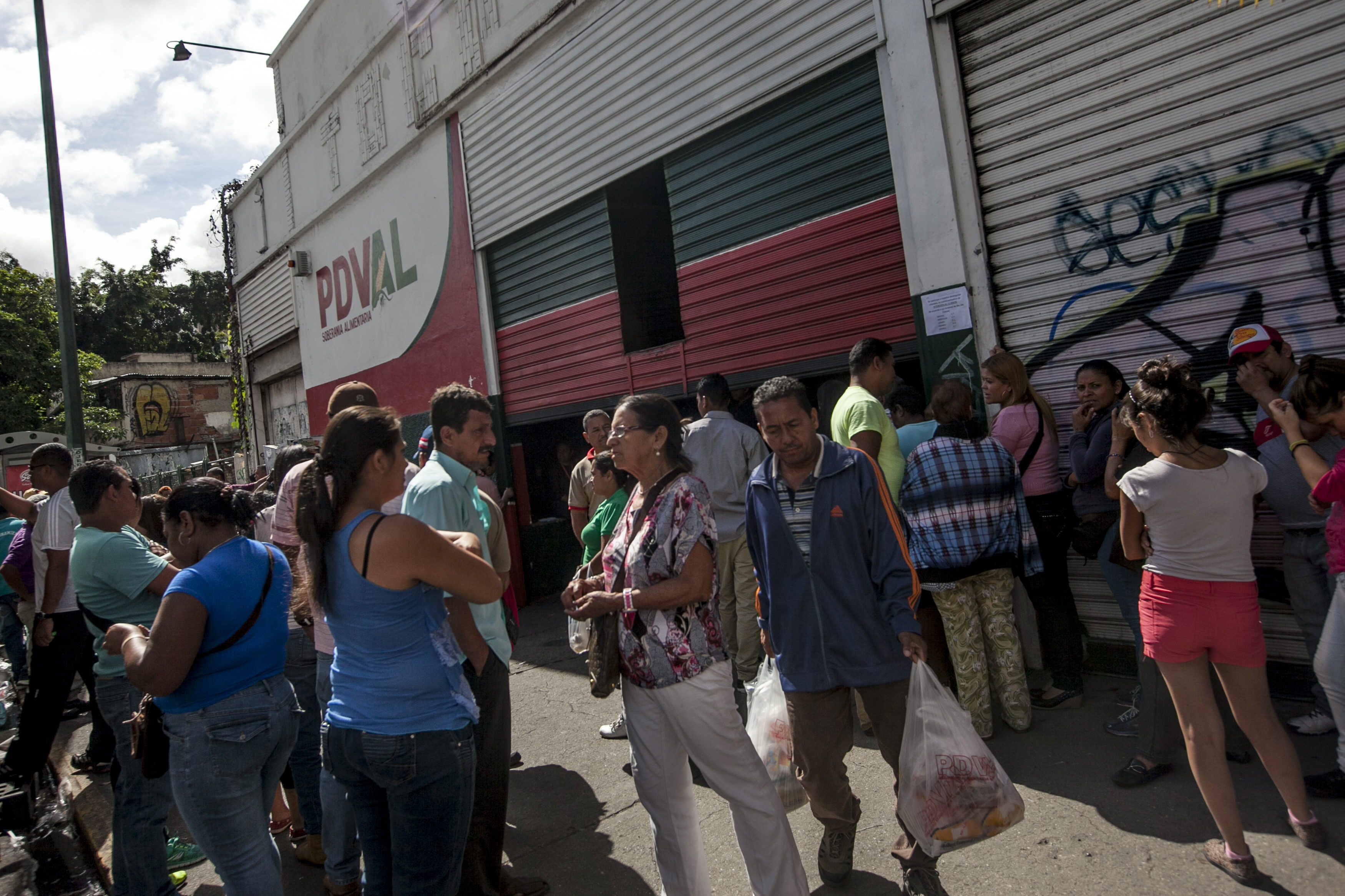 Control con el cazahuellas aumenta problemas para las familias