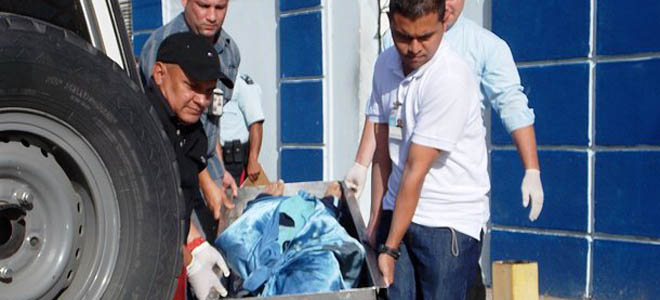 Asesinan a vigilante para robar dentro de un liceo