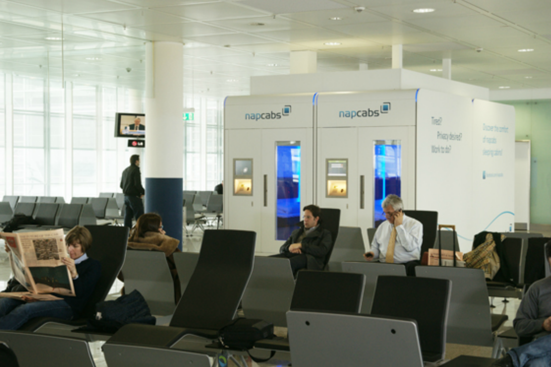 Inventan cabinas para dormir en aeropuerto (Fotos)