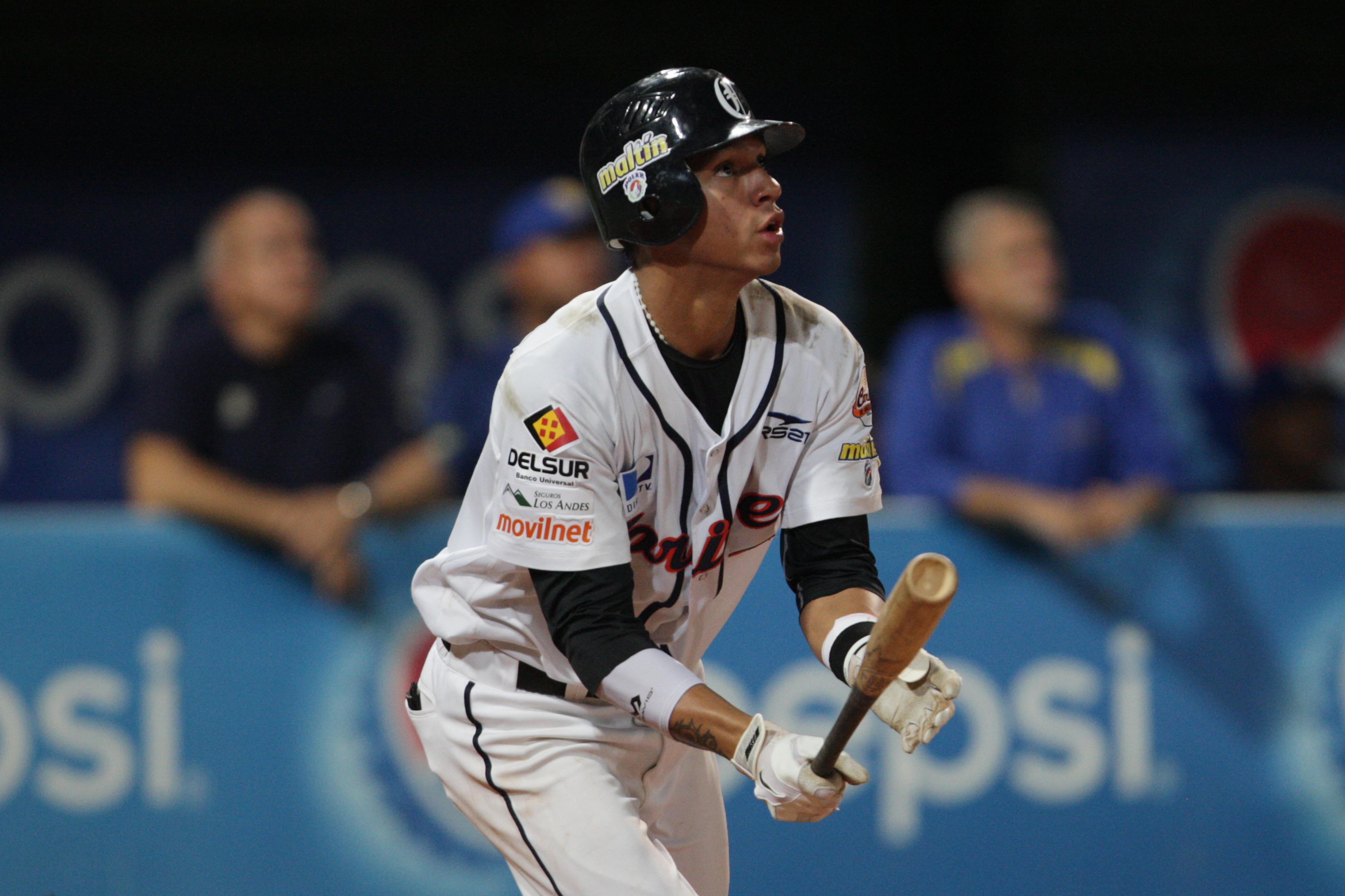 A punta de cuadrangulares Caribes de Anzoátegui colocó la Serie Final 2 x 0 a su favor