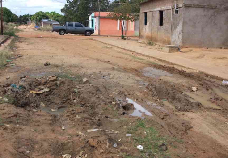 En sector Vista Al Sol en Cantaura las calles están hechas trizas