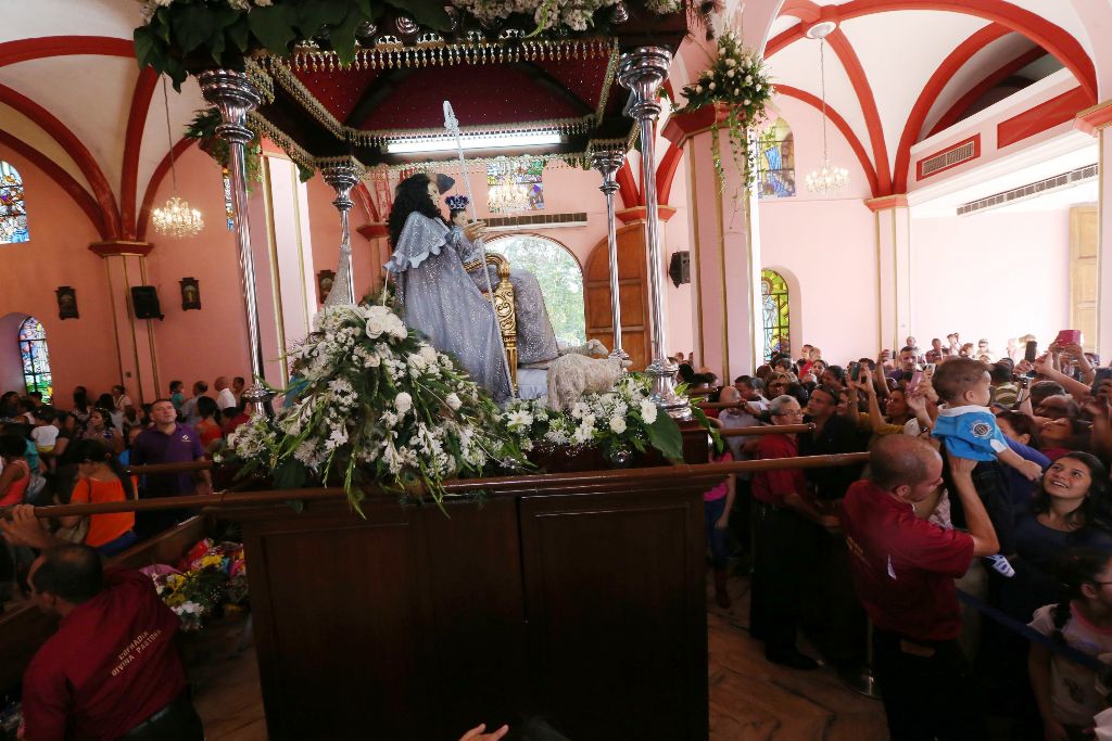 Monseñor López Castillo pidió por Venezuela, el fin de la chikungunya y papel para los periódicos (Video)