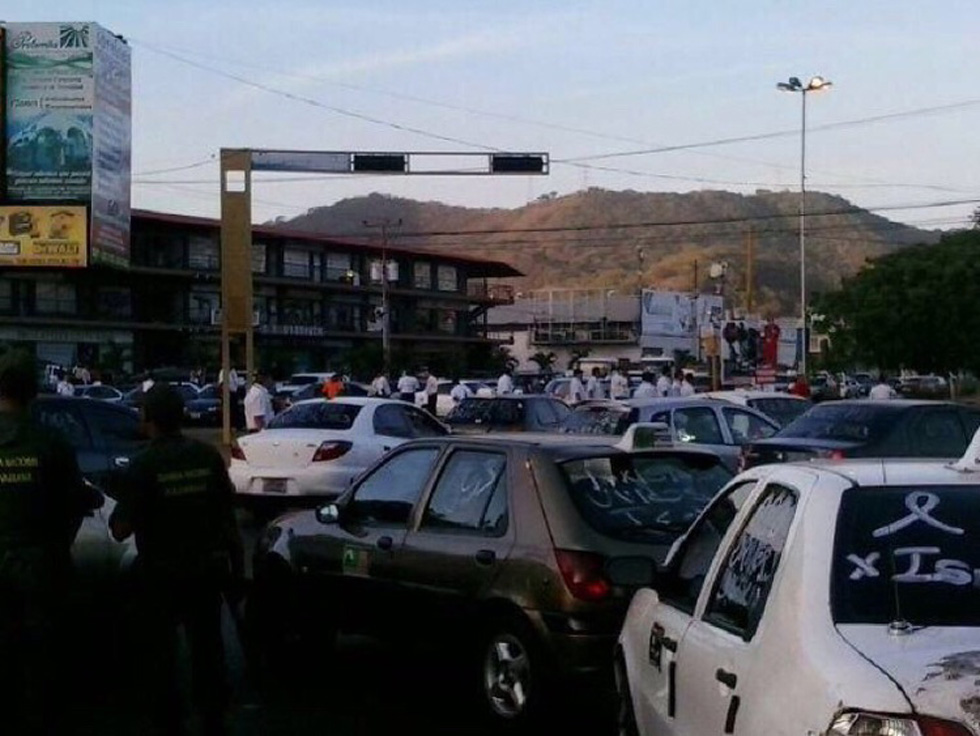 Protesta contra inseguridad colapsa vías de Barcelona, Lechería y Puerto La Cruz (Fotos)