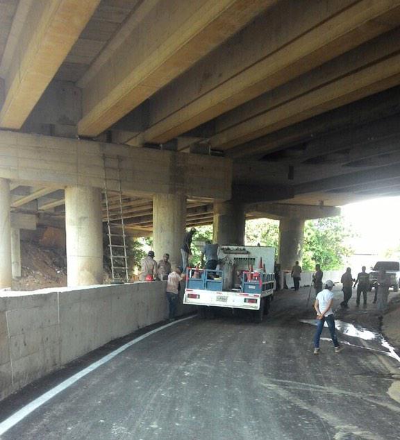 Nueva rampa de acceso a la autopista Francisco Fajardo desde El Llanito