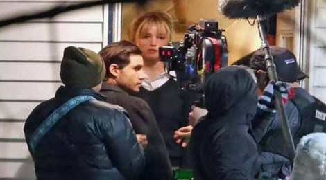 Edgar Ramírez y Jennifer Lawrence… ¡sorprendidos en el set!