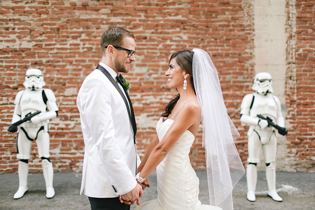 Los declaro marido y mujer… ¡y que la Fuerza los acompañe! (Fotos + Star Wars)