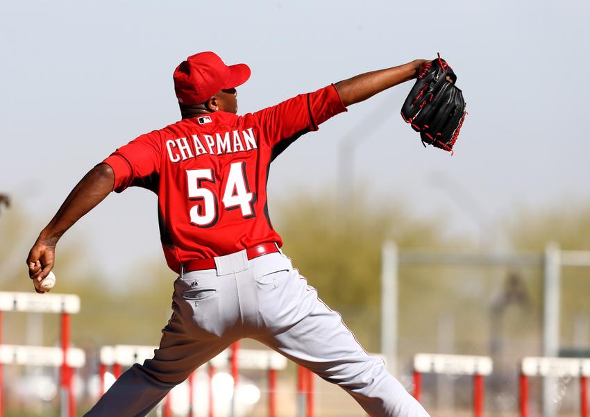 Aroldis Chapman renovó con los Rojos de Cincinnati