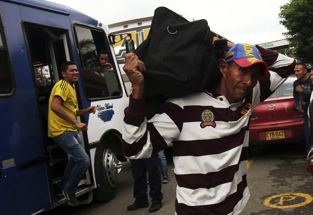 MAS DE 100 COLOMBIANOS FUERON DEPORTADOS DESDE VENEZUELA HACIA COLOMBIA