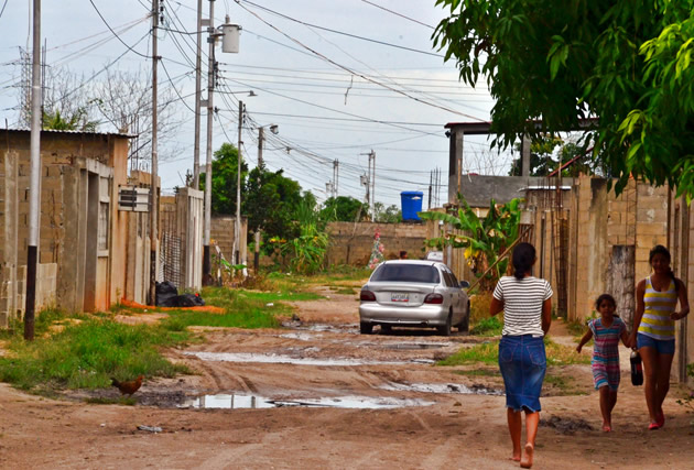 Habitantes del sector Villa del Parque Sur llevan diez años sin agua