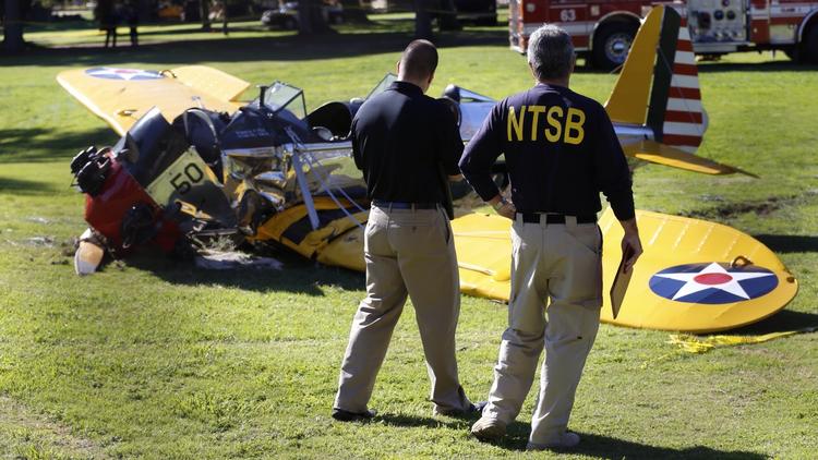 Desorientado y lleno de sangre, Harrison Ford fue rescatado por golfistas