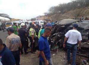 Seis muertos y 15 heridos deja accidente en la Barquisimeto-Carora (Fotos)