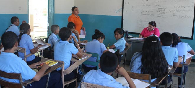 Planteles de educación inicial, media y básica tendrán los viernes libres, informó Istúriz