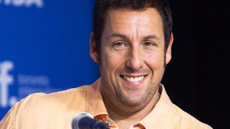 Adam Sandler señalado de racista por su nueva película