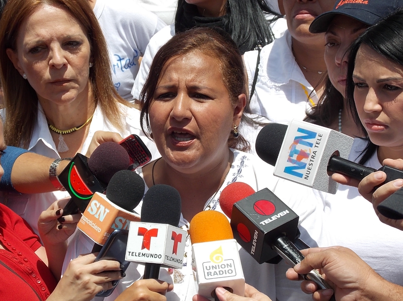 Dinorah Figuera: Ley de Precios Justos ausente hasta en Semana Santa