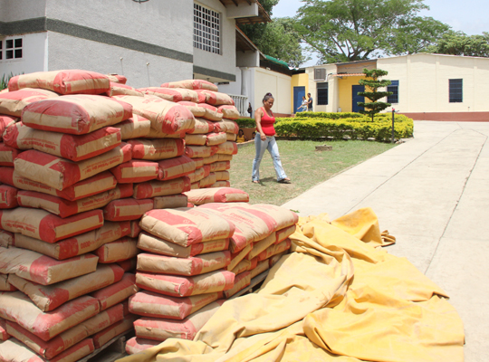 Material de construcción brilla por su ausencia