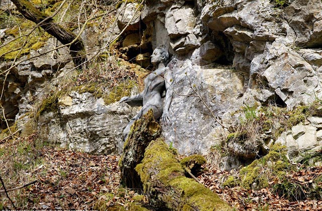 Descubre quién se esconde entre las piedras (Fotos)