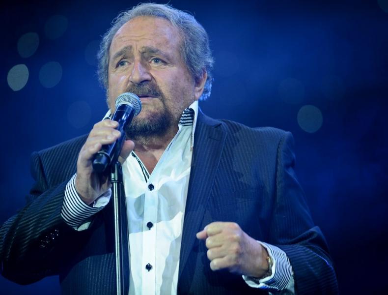 Murió a los 77 años el cantante francés Richard Anthony