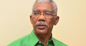 Guyana dice que solo protege su territorio y no busca agredir a Venezuela