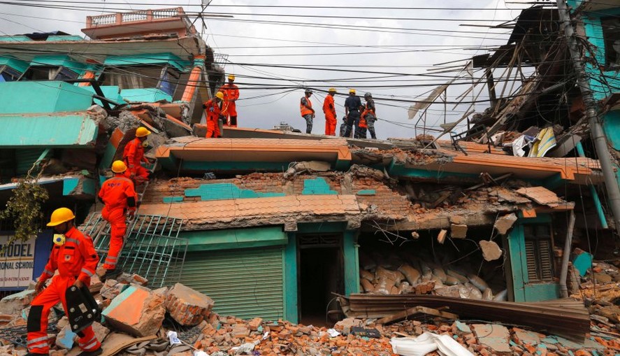 Niños de Nepal regresan al colegio cinco semanas después del terremoto