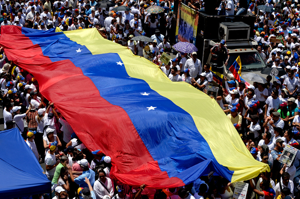 Opositores marchan este sábado por el cambio democrático