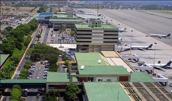 Controlan incendio en el edificio sede del aeropuerto de Maiquetia