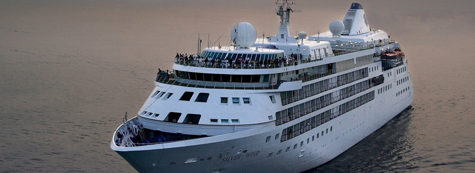 Evacúan a pasajeros de un crucero tras chocar con petrolero en los Dardanelos