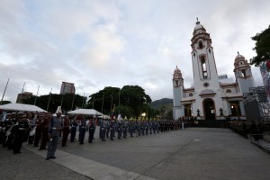 Maduro llegó al Panteón para rendir homenaje a Negro Primero