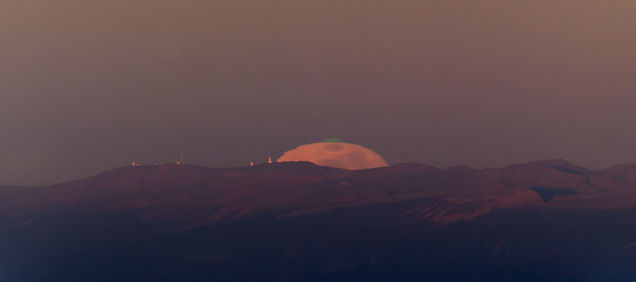 ¿Qué produce el misterioso “rayito verde” que aparece al atardecer?