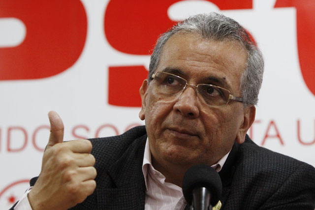 Ex ministro de finanzas de Chávez criticó medidas económicas de Maduro (video)