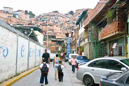 Fuertes ráfagas de tiros castigan nuevamente a habitantes de El Cementerio