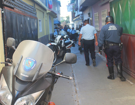 Asesinan a Polimiranda para quitarle el arma en el barrio La Línea