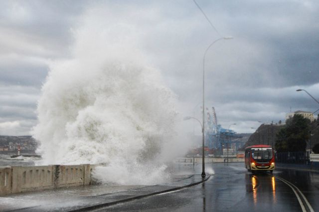 Un muerto, 375 damnificados y miles hogares sin luz por temporal en Chile (Fotos)